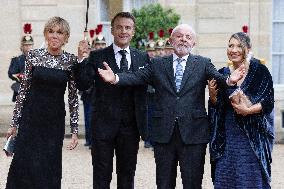 Emmanuel Macron welcomes Luiz Inacio Lula da Silva for a State diner at the Elysee - Paris