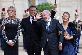 Emmanuel Macron welcomes Luiz Inacio Lula da Silva for a State diner at the Elysee - Paris