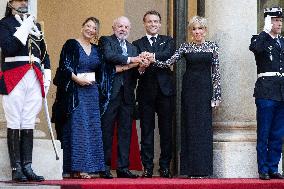 Emmanuel Macron welcomes Luiz Inacio Lula da Silva for a State diner at the Elysee - Paris