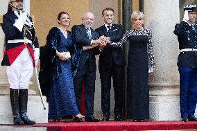 Emmanuel Macron welcomes Luiz Inacio Lula da Silva for a State diner at the Elysee - Paris