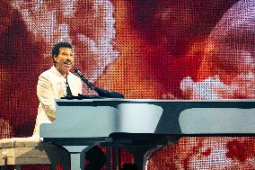 Lionel Richie Performs At O2 Arena - London