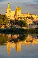 Illustration - Avignon