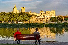 Illustration - Avignon