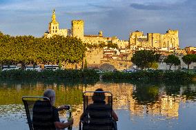 Illustration - Avignon