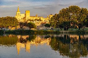 Illustration - Avignon