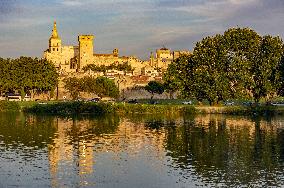 Illustration - Avignon