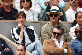 2025 French Open - Celebrities In Stand Day 14 NB