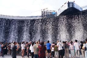 Artificial Anti-gravity Waterfall in Xi 'an