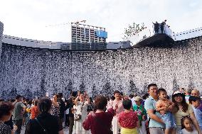 Artificial Anti-gravity Waterfall in Xi 'an