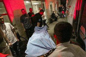 Two Injured And One Killed For Crossing Separation Wall - Palestine