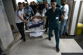 Two Injured And One Killed For Crossing Separation Wall - Palestine