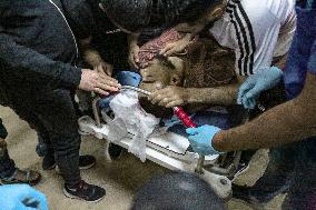 Two Injured And One Killed For Crossing Separation Wall - Palestine