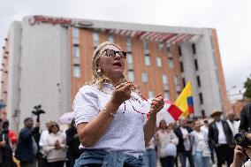 Colombians Gather to Pray for Miguel Uribe Turbay