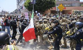 Immigration raid protests in Los Angeles