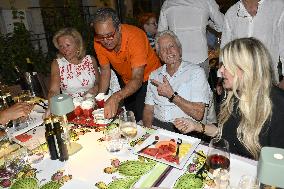 Taormina: La Botte Restaurant. Michael Douglas at La Botte Restaurant.