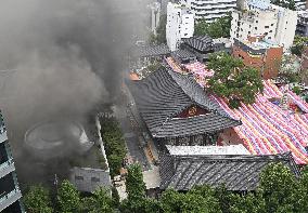 Fire at building near Buddhist temple in Seoul