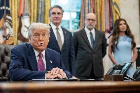 US Presdient Trump Speaks in the Oval Office at the White House on Fires and LA Protests