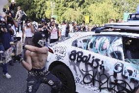 Immigration raid protests in Los Angeles