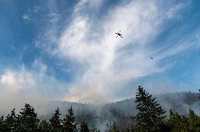 Dryden Creek Fire Rages North of Squamish - Canada