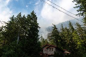 Dryden Creek Fire Rages North of Squamish - Canada