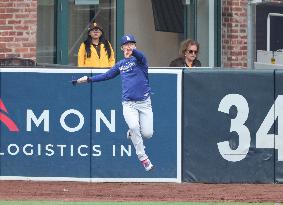 Baseball:Yoshinobu Yamamoto