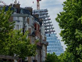 Illustration - Construction of Tower Triangle by Herzog & de Meuron - Paris