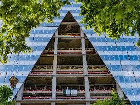 Illustration - Construction of Tower Triangle by Herzog & de Meuron - Paris