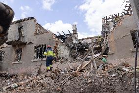 Russian Troops Shell Kharkiv Overnight - Ukraine