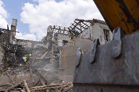 Russian Troops Shell Kharkiv Overnight - Ukraine