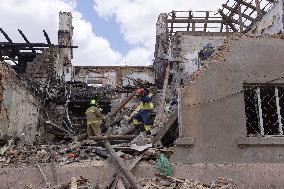 Russian Troops Shell Kharkiv Overnight - Ukraine