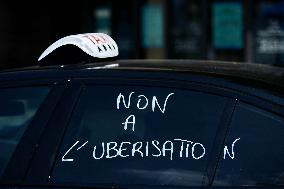 Angry Taxis Rally - Paris
