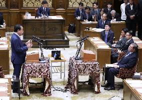 Ishiba-Noda debate in parliament