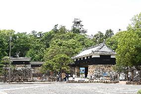 The exterior of Kochi Castle