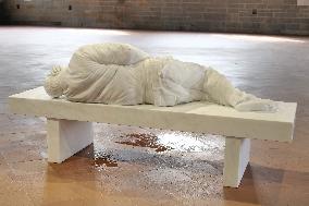 November Sculpture By Mauricio Cattelan - Bergamo