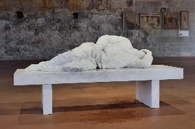 November Sculpture By Mauricio Cattelan - Bergamo