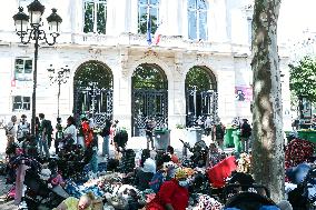Homeless Gather to Demand Accommodation - Paris