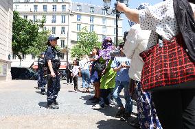 Homeless Gather to Demand Accommodation - Paris