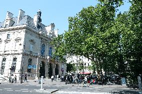 Homeless Gather to Demand Accommodation - Paris