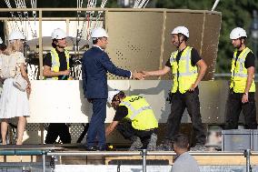 Emmanuel Macron visits the Olympic cauldron at the Tuileries - Paris