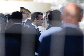 Emmanuel Macron visits the Olympic cauldron at the Tuileries - Paris