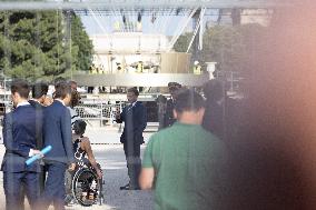 Emmanuel Macron visits the Olympic cauldron at the Tuileries - Paris