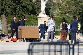 Emmanuel Macron visits the Olympic cauldron at the Tuileries - Paris