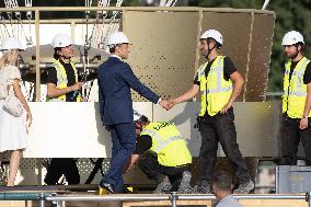 Emmanuel Macron visits the Olympic cauldron at the Tuileries - Paris