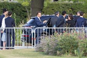 Emmanuel Macron visits the Olympic cauldron at the Tuileries - Paris