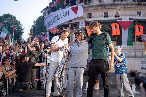 Rima Hassan at the Place de la Republique - Paris AJ