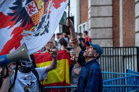Europa Press - Protest Against Sanchez at PSOE HQ - Madrid