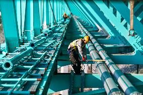 Construction of The Huajiang Grand Canyon Bridge - China