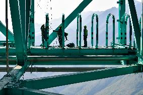 Construction of The Huajiang Grand Canyon Bridge - China
