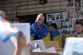 Ukrainian Prisoners Reach Home After Prisoner Swap - Kiev