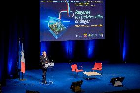 Bayrou at 27th Assises des Petites Villes de France - Saint-Remy de Provence
